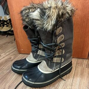 Sorel Women's Joan of Arc Winter Boots